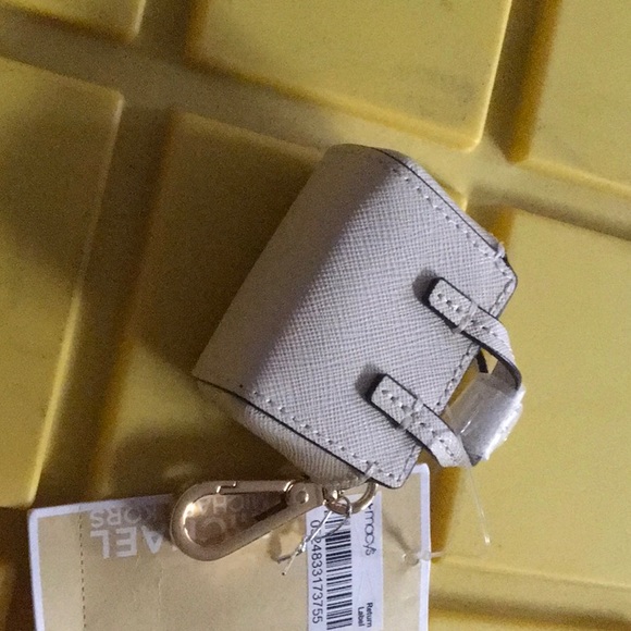 NWT Michael Kors Selma Key fob - Picture 6 of 6